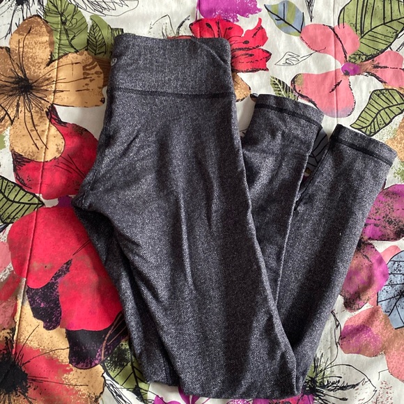 Lululemon Wunder Under Pant - Picture 4 of 11